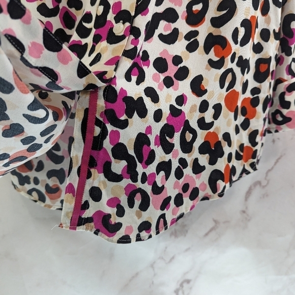 Chicos Shirt Womens Small 4 6 0 Button Up Vibrant Animal Leopard Cheetah Pink - Picture 9 of 12